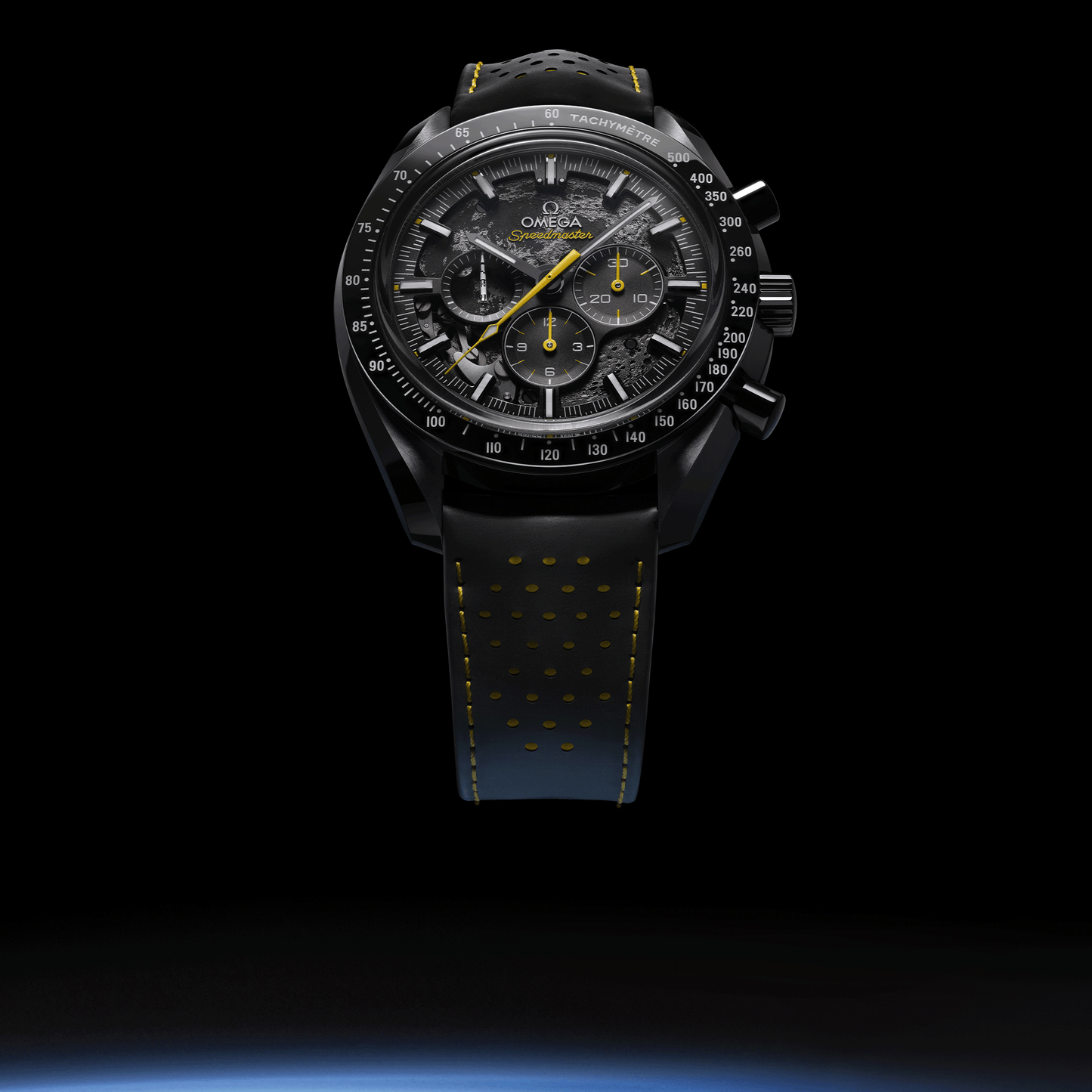 Omega Speedmaster dark side of the moon 44.25 mm, black ceramic on rubber strap