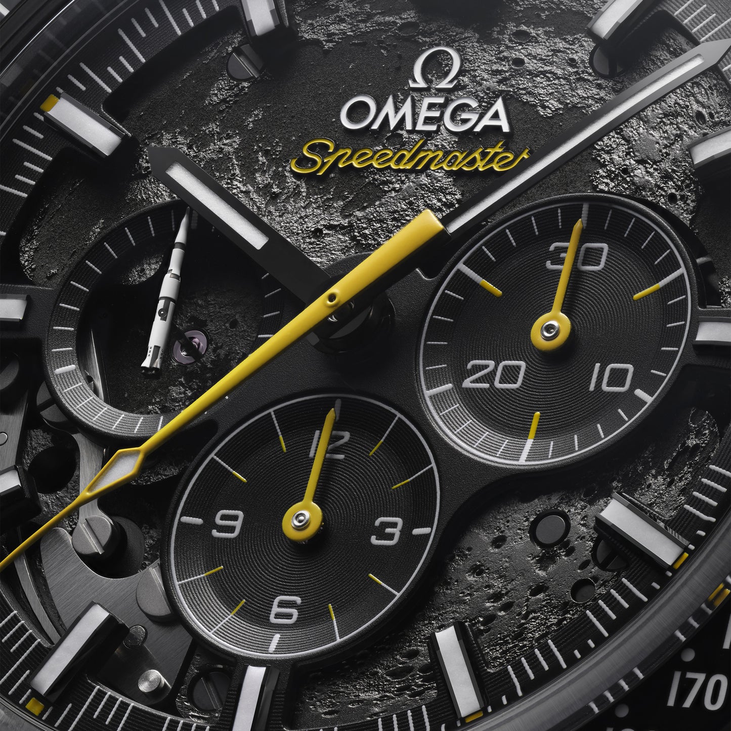 Omega Speedmaster dark side of the moon 44.25 mm, black ceramic on rubber strap